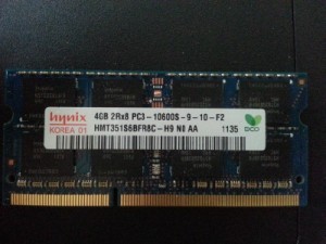 A 4GB DDR3 laptop SODIMM memory module showing the part number